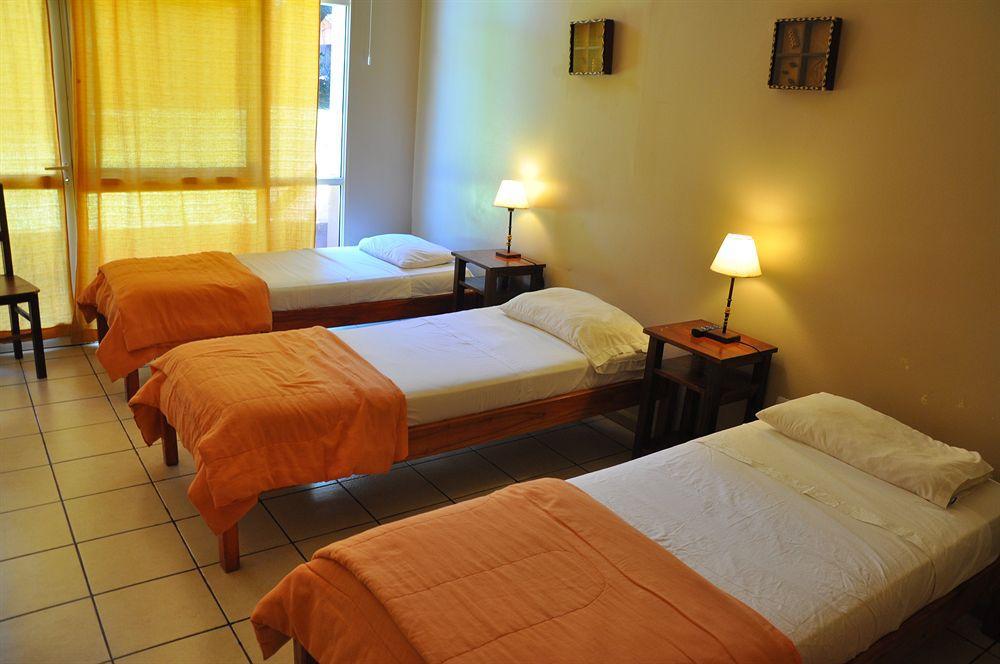 Iguazu Inn Hostel Puerto Iguazú Esterno foto
