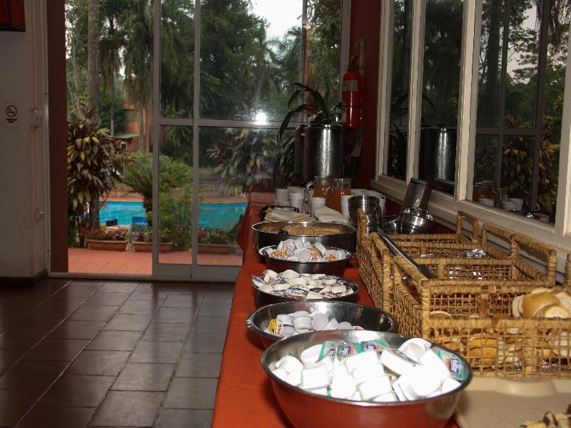 Iguazu Inn Hostel Puerto Iguazú Esterno foto