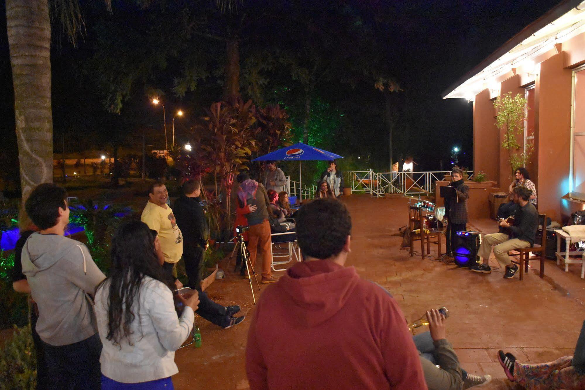 Iguazu Inn Hostel Puerto Iguazú Esterno foto