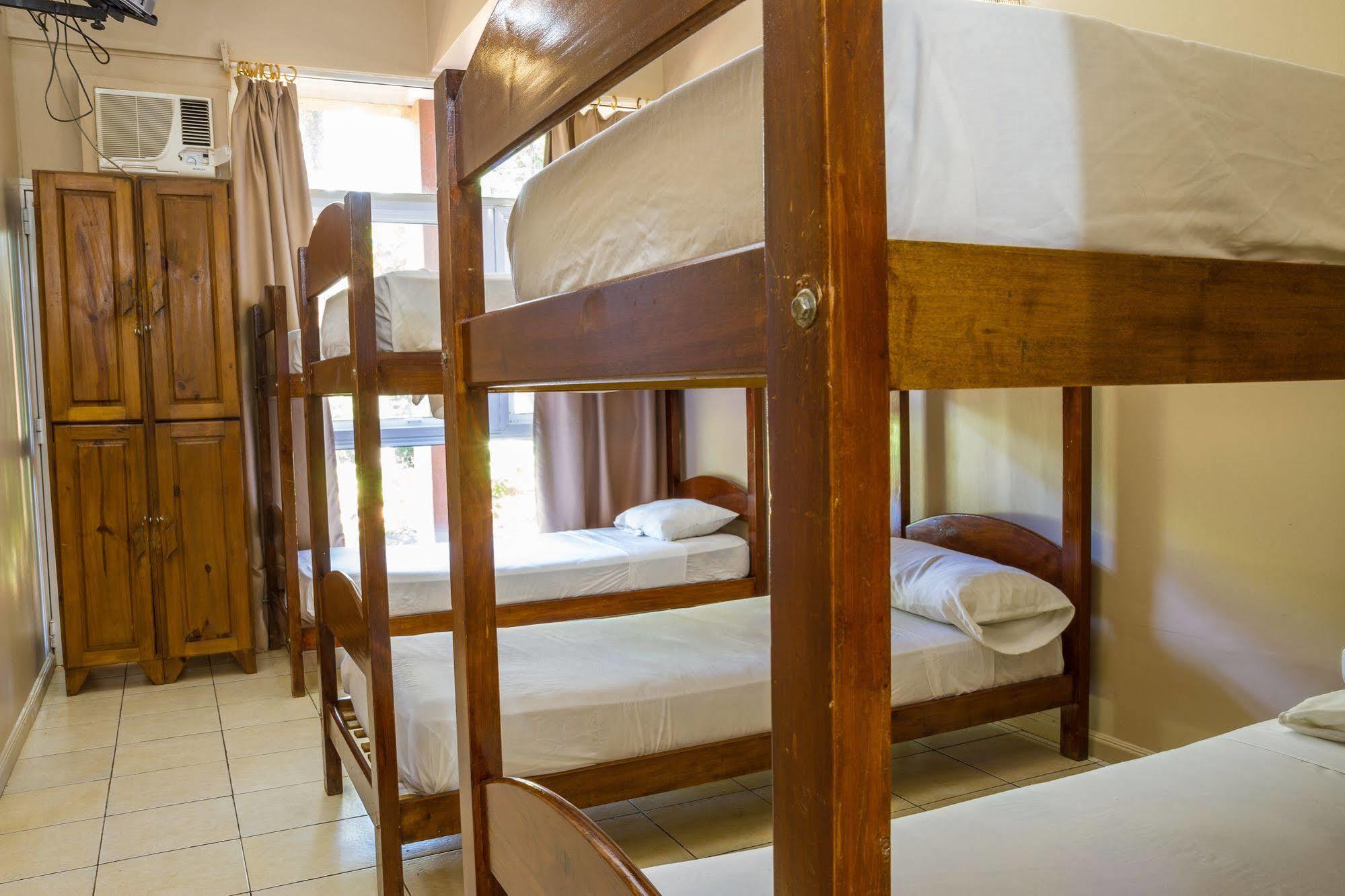 Iguazu Inn Hostel Puerto Iguazú Esterno foto